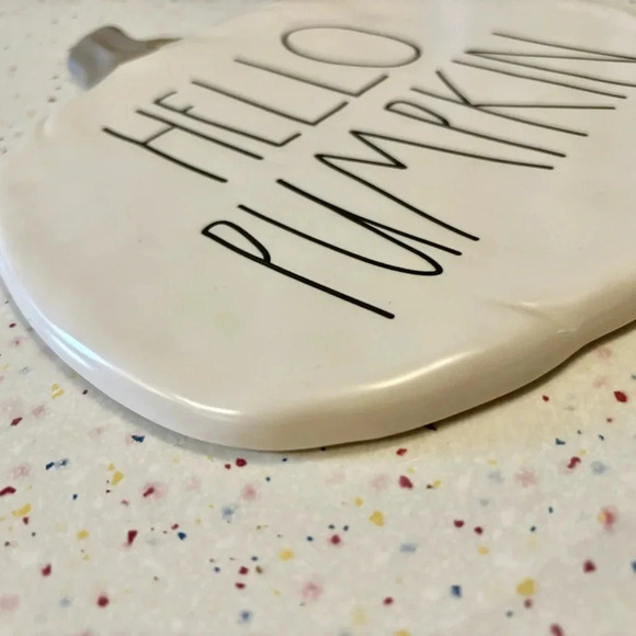 Rae  Dunn| Hello Pumpkin 8” ivory Ceramic Hot Plate/Trivet - Picture 2 of 4